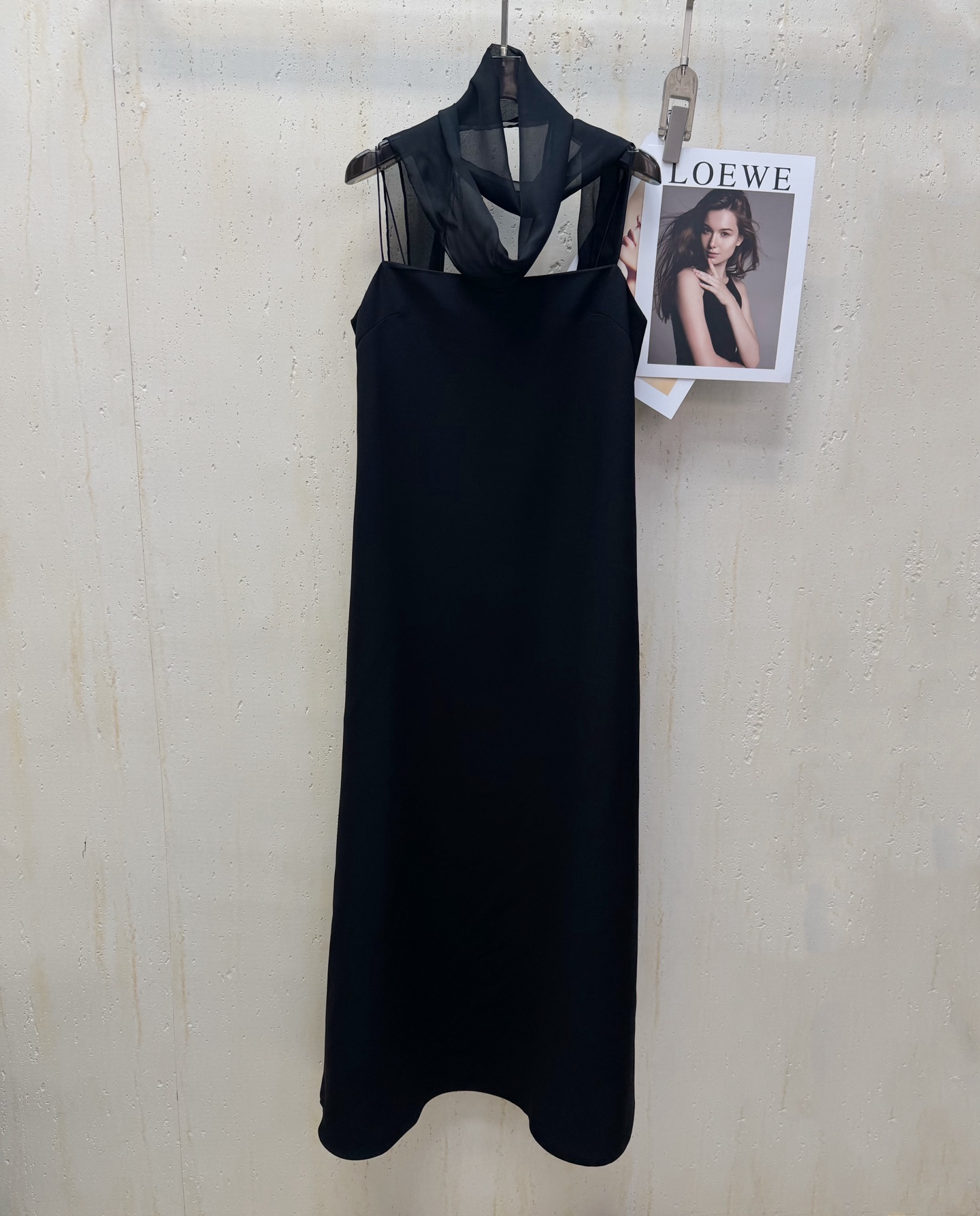 NO:439079,The latest mid-length suspender skirt is out of stock, with a scarf style, A-line skirt, temperament dress, strapless dress, high-end and design feel, daily commuting, spot-on monochrome, SML.,, skirts, alexander wang19860909最新款中长吊带裙出大货啦 配丝巾版型显瘦 A字裙气质连衣裙抹胸礼裙 高级带有设计感 日常通勤都 现货发 单色 码数SML.,,skirts,alexander wang,Women's clothing