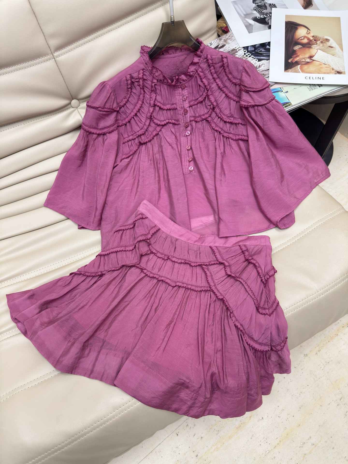 NO:446791,The upper half French light luxury hook lace multi-layer design stand collar mid-sleeved shirt + A-line ruffled skirt. A set of sweet and fashionable upper body, and the age-reducing effect is excellent. SML, skirts, shirts, alexander wang19860909上 半 法式轻奢钩花边多层设计立领中袖衬衫+A字荷叶边半身裙 一套上身甜美又时髦 减龄效果超赞 SML,,skirts,shirts,alexander wang,Women's clothing