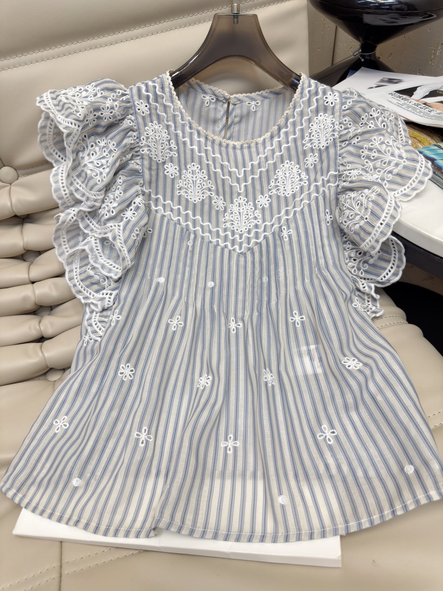 NO:455535,Salt-based sweet 丨French blue and white stripes exquisite embroidered lace round neck casual and age-reducing small flying sleeve shirt top SMl, shirts, alexander wang19860909盐系清甜丨法式蓝白条纹精致刺绣花边圆领休闲减龄小飞袖衬衫上衣 SMl,,shirts,alexander wang,Women's clothing