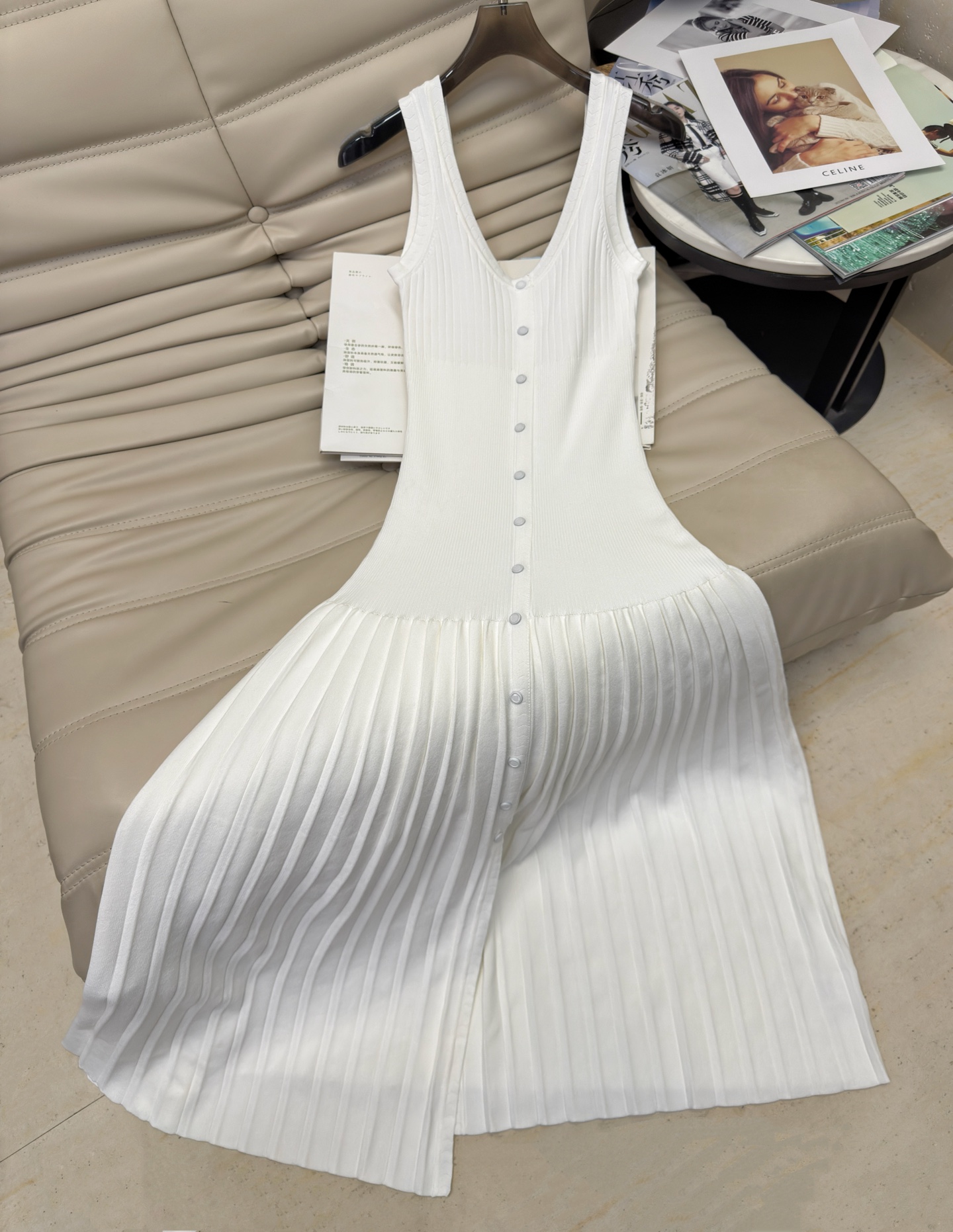 NO:453185,Jacket Skirt 25 early autumn new style~ pleated dress + long-sleeved cardigan A set of celebrity temperaments, unique and beautiful early autumn outfits high-end SML, skirts, jackets & coats, alexander wang19860909外套 裙子25早秋新款~百褶连衣裙+长袖开衫 一整套名媛气质十足 独特绝美早秋穿搭高级感 SML,,skirts,jackets & coats,alexander wang,Women's clothing