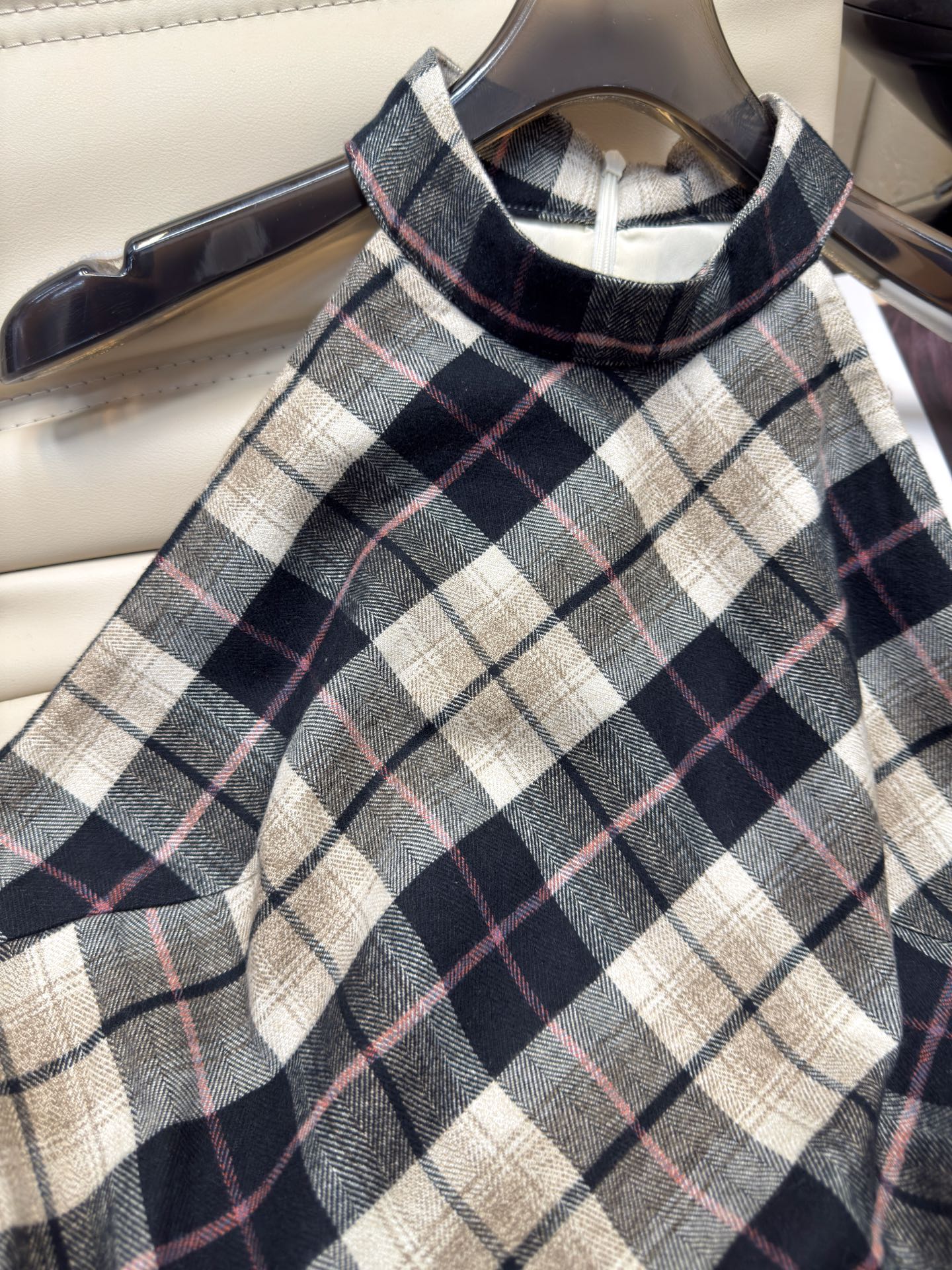 Elegant Plaid Maxi Dress with Halter Neck - Romantic & Slimming 3 i1753953416614 1107 0 1