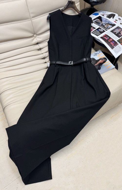 Elegant Sleeveless Jumpsuit with Belt, High-Waisted Wide Leg Style 1 Elegant Sleeveless Jumpsuit with Belt, High-Waisted Wide Leg Style