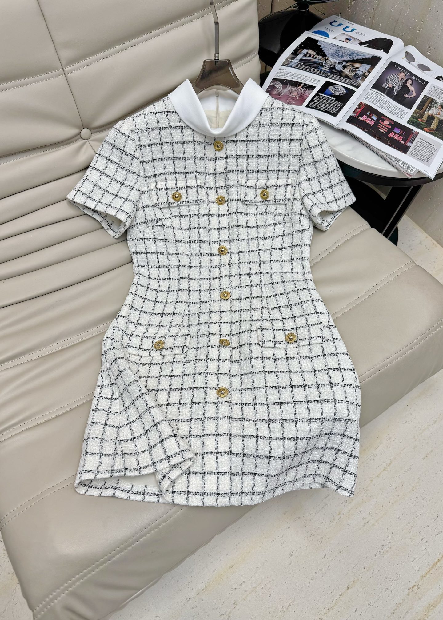NO:461151,Haute couture 2025 autumn and winter new style plaid skirt stand collar thick tweed self-black and white contrasting plaid small fragrance style. The heroine's visual dress SML, skirts, alexander wang19860909高定2025秋冬季新款 格子裙 立领粗花呢self- 黑白撞色格纹小香风 千金大女主即视感连衣裙SML,,skirts,alexander wang,Women's clothing
