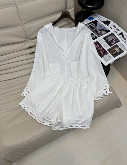 Women's White Cotton-Linen Hoodie and Shorts Set with Lace Embroidery 1 Women's White Cotton-Linen Hoodie and Shorts Set with Lace Embroidery