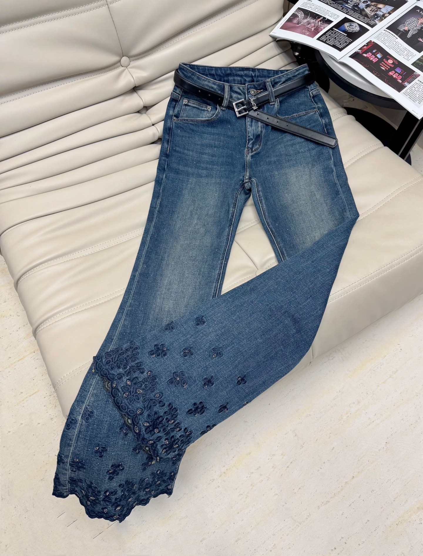 NO:469913,2025 autumn new high-waisted stretchy trousers, design-sensing heavy-industry embroidered diamond-inlaid flower jeans, micro-flare pants, upper body, short-sensing trousers, short-sensing trousers, short-sensing trousers, short-sensing trousers, short-sensing trousers, short-sensing trousers, short-sensing trousers, short-sensing trousers, short-sensing trousers, short-sensing trousers, short-sensing trousers, short-sensing trousers, short-sensing trousers, short-sensing trousers, short-sensing trousers, short-sensing trousers, short-sensing trousers, short-sensing trousers, short-sensing trousers, short-sensing trousers198609092025年秋新款高腰显瘦弹力微喇裤 设计感重工刺绣镶钻花朵牛仔裤 微喇裤型上身秒显大长腿 SMLXL,,jeans,alexander wang,Women's clothing