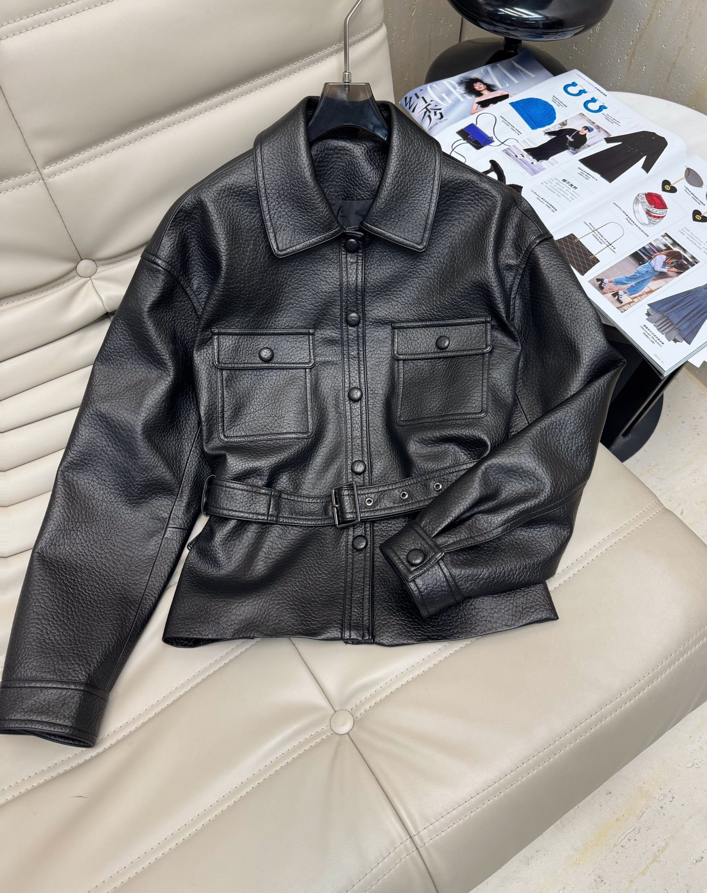 NO:482960,The latest high-end leather jacket with dust bag, sweet and cool fashion belt waist slimming motorcycle jacket, upper body is cool and cool, versatile, monochrome, SML, Jackets & coats, jackets & coats, leather jacket, alexander wang19860909配防尘袋最新款高级感真皮衣外套 甜酷时尚配腰带收腰显瘦机车服夹克 上身又飒又酷 百搭款 单色 码数SML,,jackets & coats,jackets & coats,leather jacket,alexander wang,Women's clothing