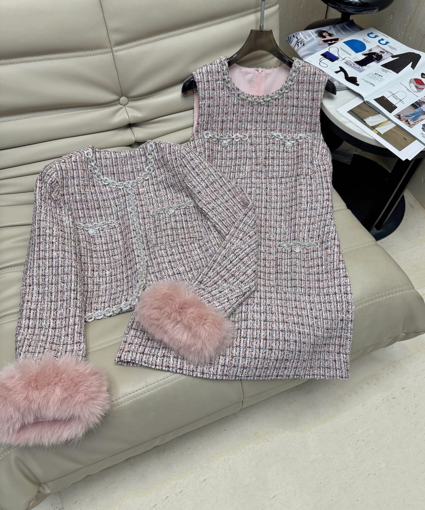 NO:484757,New products for skirt jackets in early autumn in 25 years, elegant and rich style | Heavy industry temperament diamond jewelry round neck pink plaid tweed sleeveless French dress Two-piece jacket set Whoever wears looks good? On sale in stock SML, skirts, jackets & coats, alexander wang19860909裙子外套25年早秋新品 优雅千金风丨重工气质钻饰圆领粉色格纹粗花呢无袖法式连衣裙 外套两件套 谁穿谁好看 现货发售 SML,,skirts,jackets & coats,alexander wang,Women's clothing