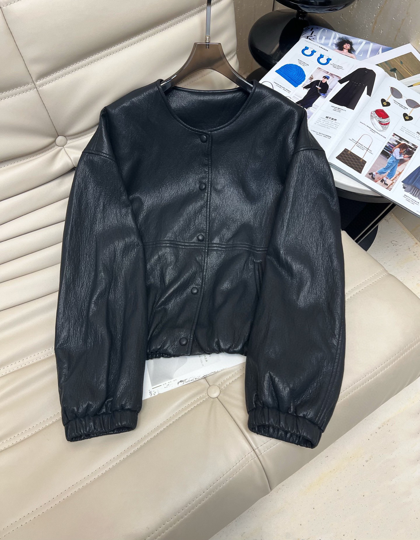 NO:489888,With dust bag 25 high-end European goods, early autumn new style high-end retro fashionable round neck single-breasted leather jacket jacket recommended black coffee two-color SML,, jackets & coats, jackets & coats, leather jacket, alexander wang19860909配防尘袋25高端欧货 早秋新款高级感复古时尚宽松圆领单排扣皮衣夹克外套 推荐黑咖两色SML,,jackets & coats,jackets & coats,leather jacket,alexander wang,Women's clothing