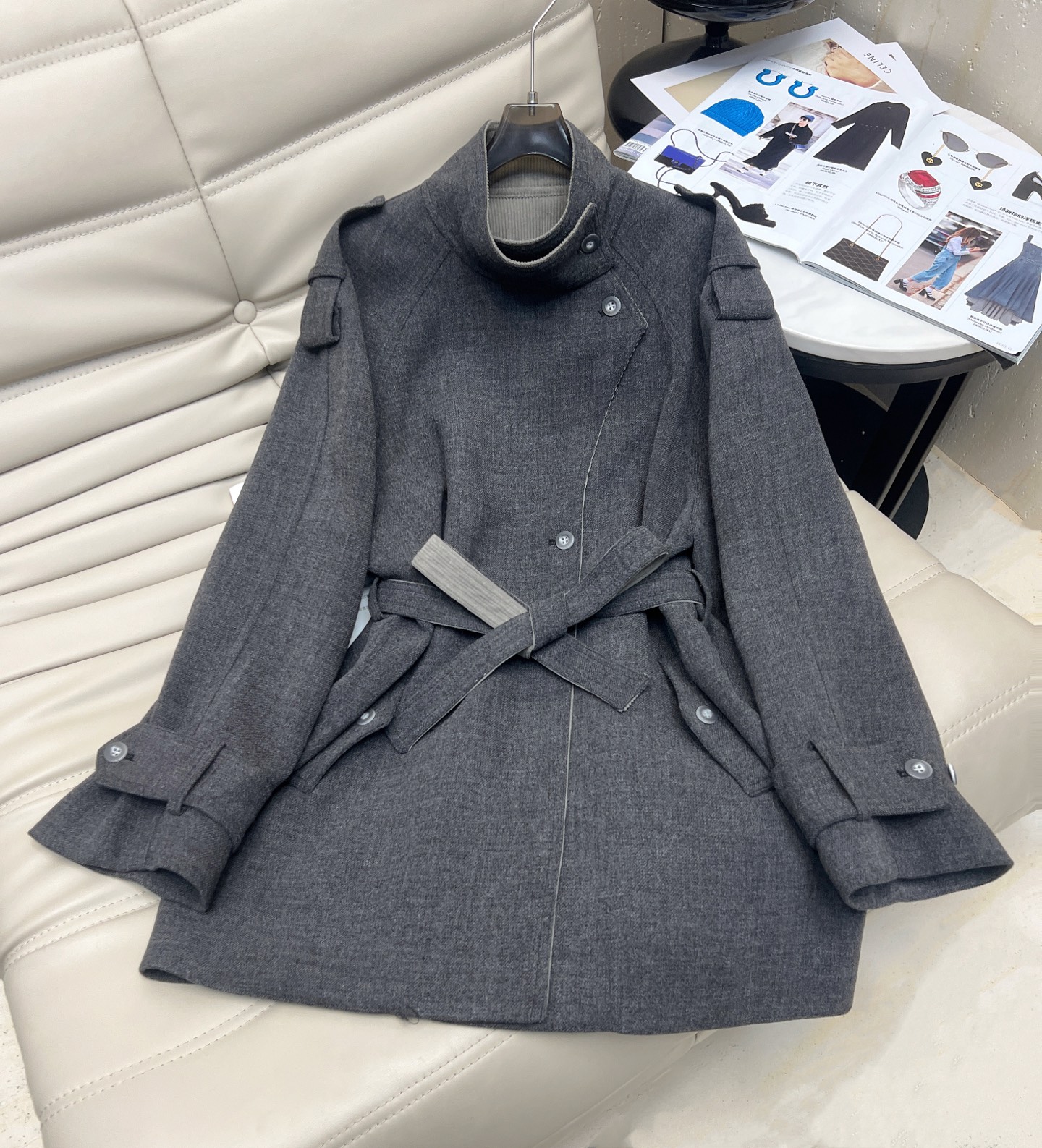 NO:493576,025 autumn new windbreaker Korean high-end loose and luxurious mid-length jacket wool fabric high-quality texture, super inclusive style SML, jackets & coats,alexander wang19860909025秋季新款风衣 韩系高端宽松轻奢廓形中长款外套 羊毛面料高级显质感 版型超强包容性 SML,,jackets & coats,alexander wang,Women's clothing