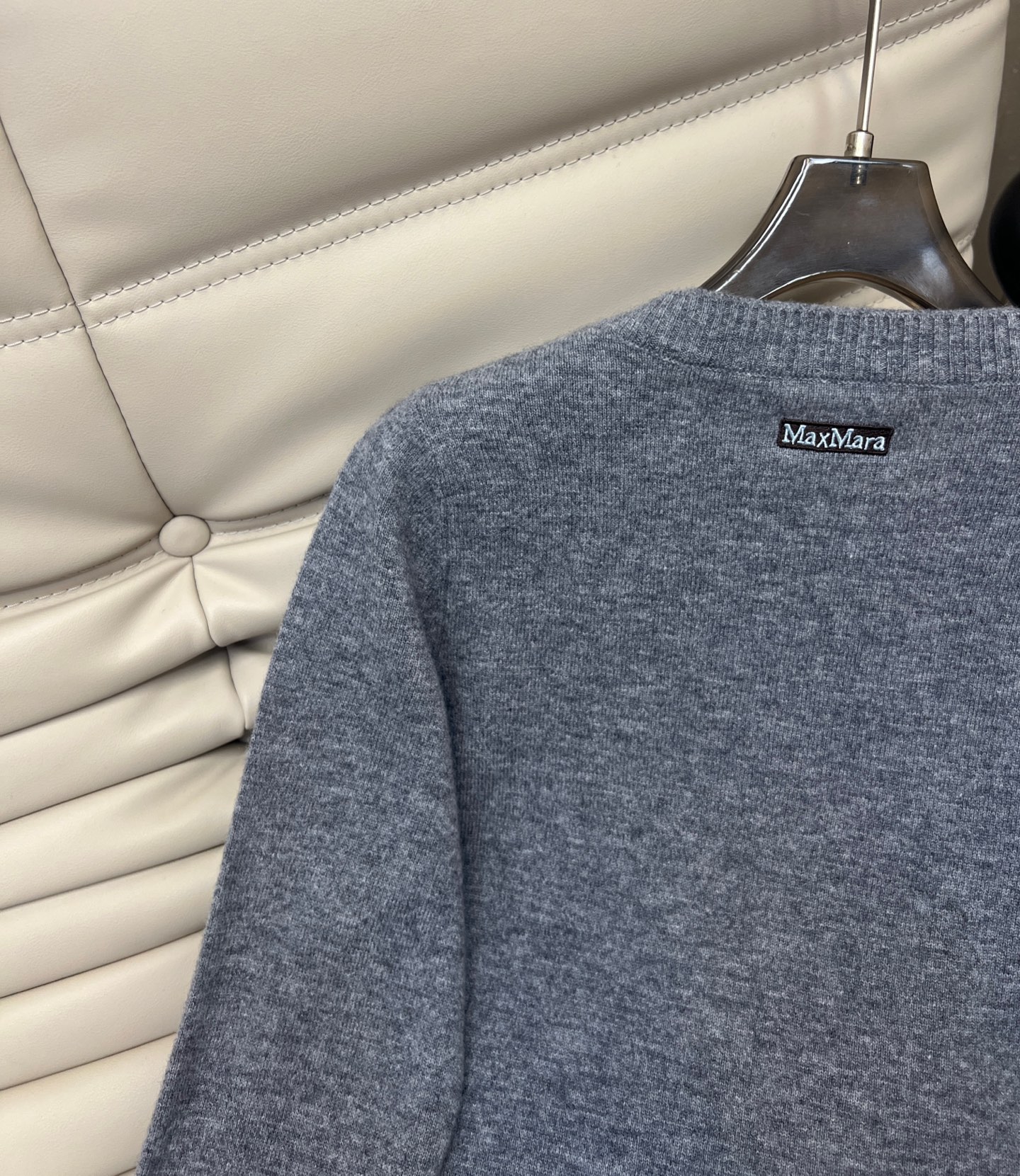 Max Mara Wool Blend Cardigan and High-Waisted Pants Set - Soft & Elegant 7 i1757905310680 2642 0 5