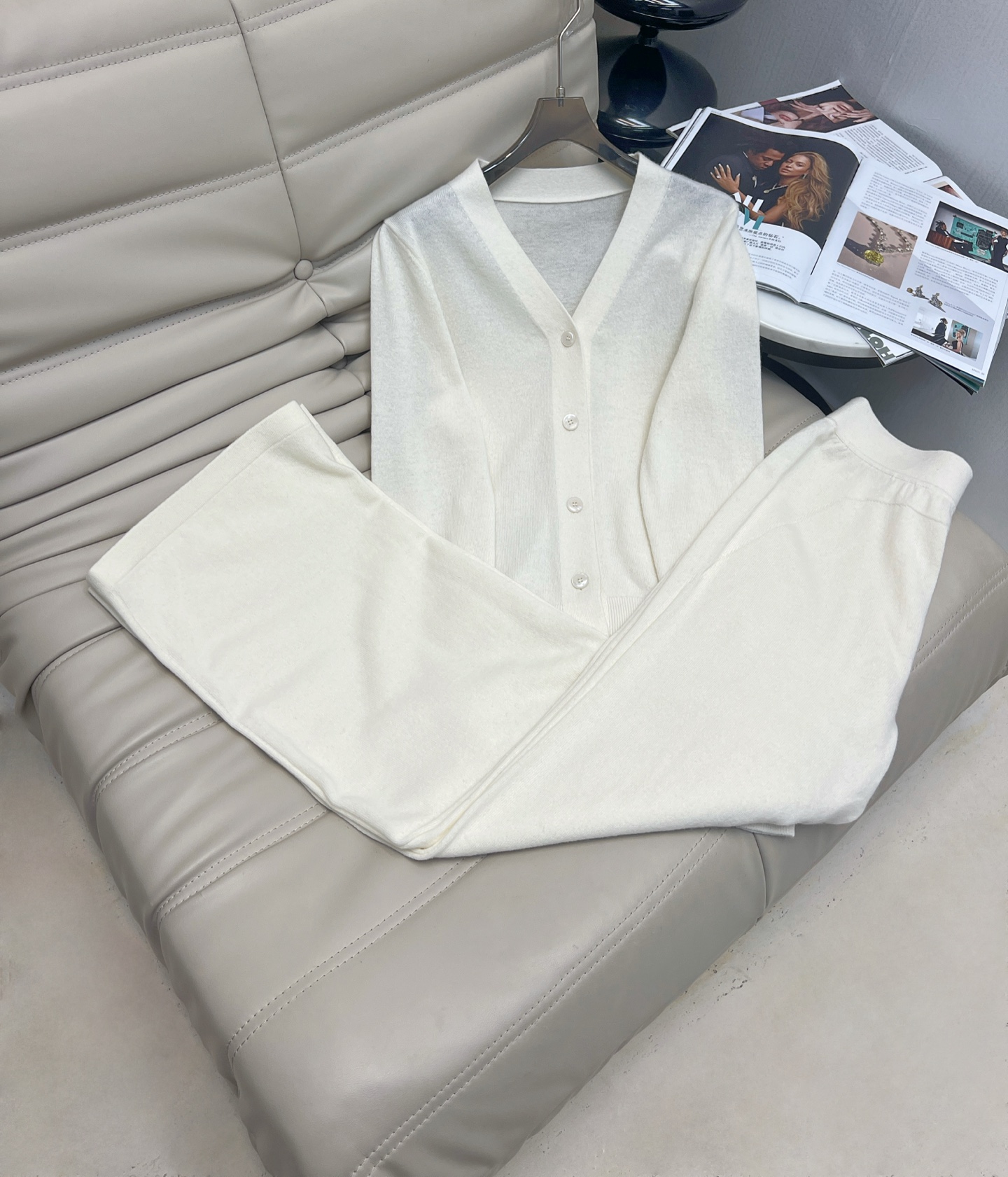 Elegant Women's Knit Set: V-Neck Cardigan & High-Waisted Trousers