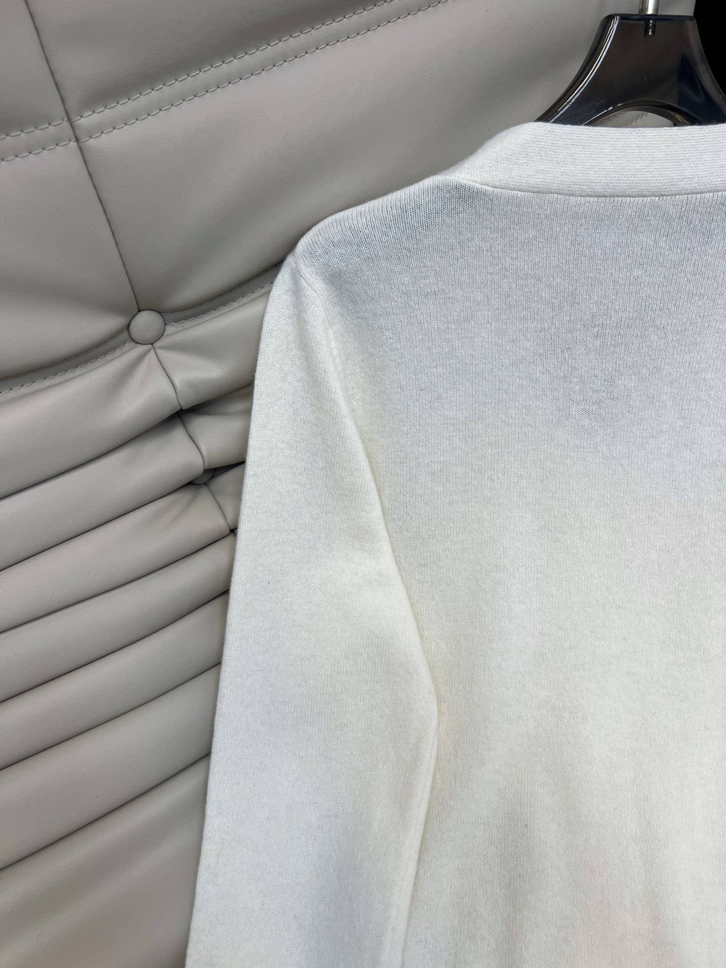 Elegant Women's Knit Set: V-Neck Cardigan & High-Waisted Trousers 8 i1758078963922 3307 0 6