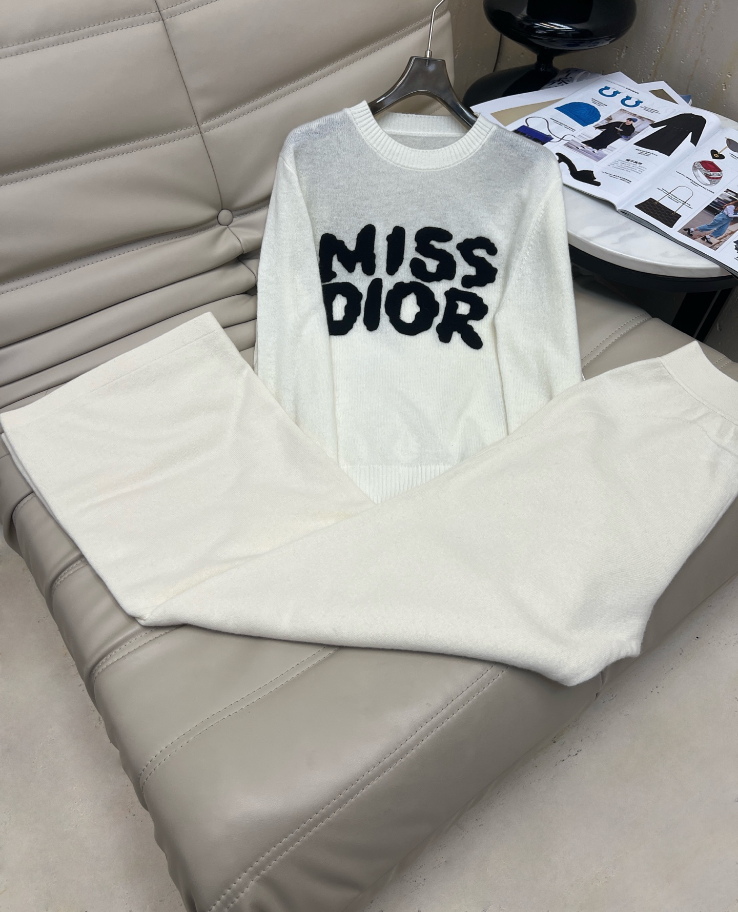 NO:503685,New Year's new style D home round neck embroidered letter knit sweater high waist trousers two-piece set custom wool yarn, soft and glutinous skin-friendly feeling, comfortable and slim long sleeves can be easily matched with thread details. Heavy industry embroidery design is good-looking and versatile. Two colors Recommended code SML.,,dior,sweaters,alexander wang19860909年新款 D家圆领刺绣字母针织毛衣高腰长裤两件套定制羊毛纱线,软软糯糯亲肤体感,搭配螺纹细节舒适显瘦的长袖可轻松搭配 重工刺绣设计 好看百搭.两色 推荐码数SML.,,dior,sweaters,alexander wang,Women's clothing