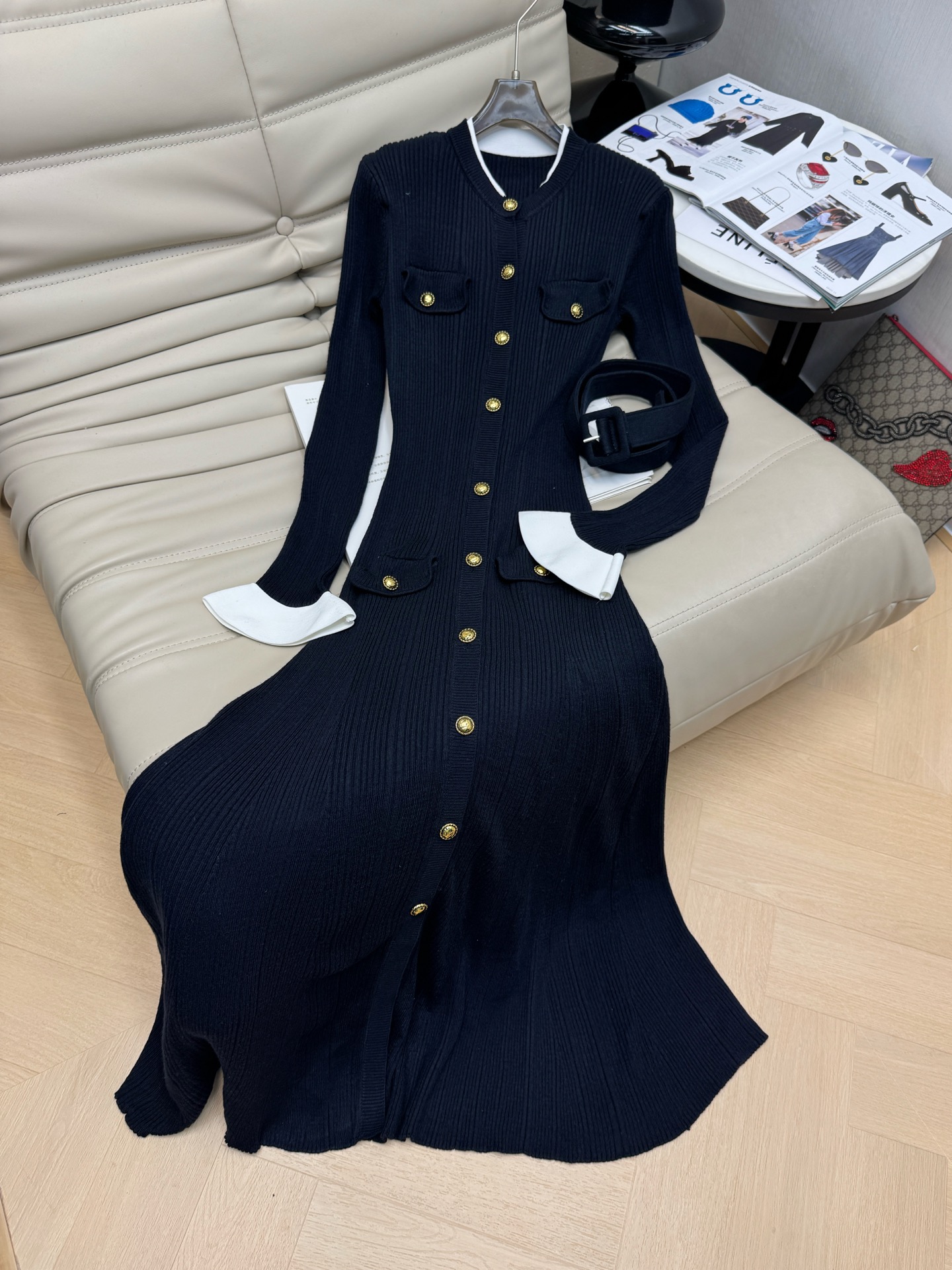 NO:507903,New autumn and winter long round neck knitted dress with flare sleeves, belt, high elasticity, super good texture, can be worn even with fat and thin body, elegant upper body, temperament, navy blue, SML.,,skirts,alexander wang19860909秋冬新款千金风长款圆领针织连衣裙 喇叭袖设计 配腰带 高弹力 质感超好 胖瘦都能穿 上身优雅 气质杠杠滴 藏蓝色 码数SML.,,skirts,alexander wang,Women's clothing