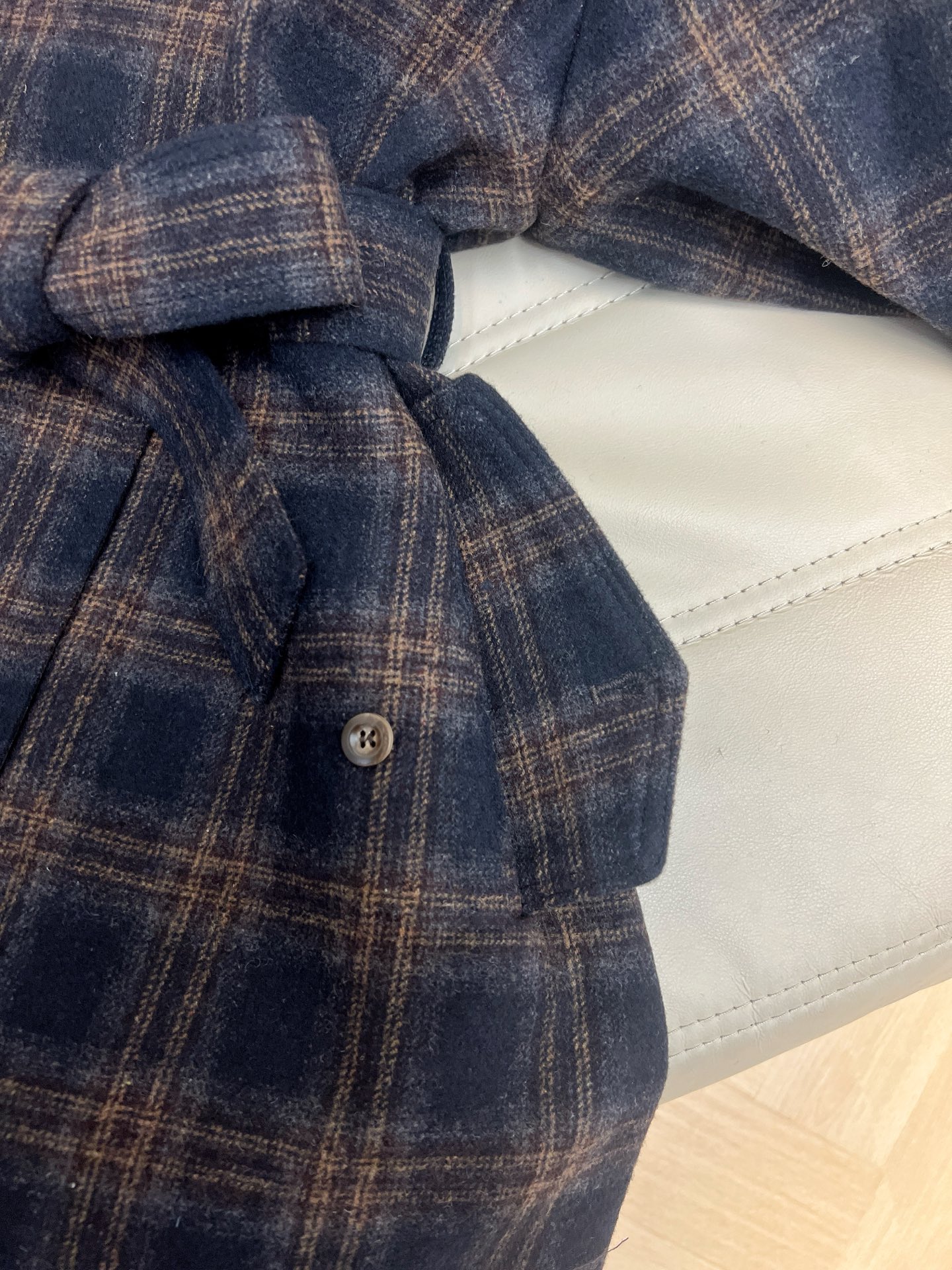 Elegant Plaid Wool Coat: Korean Style, Slimming Fit, Perfect for Petite Women 4 i1759380947762 7882 0 2