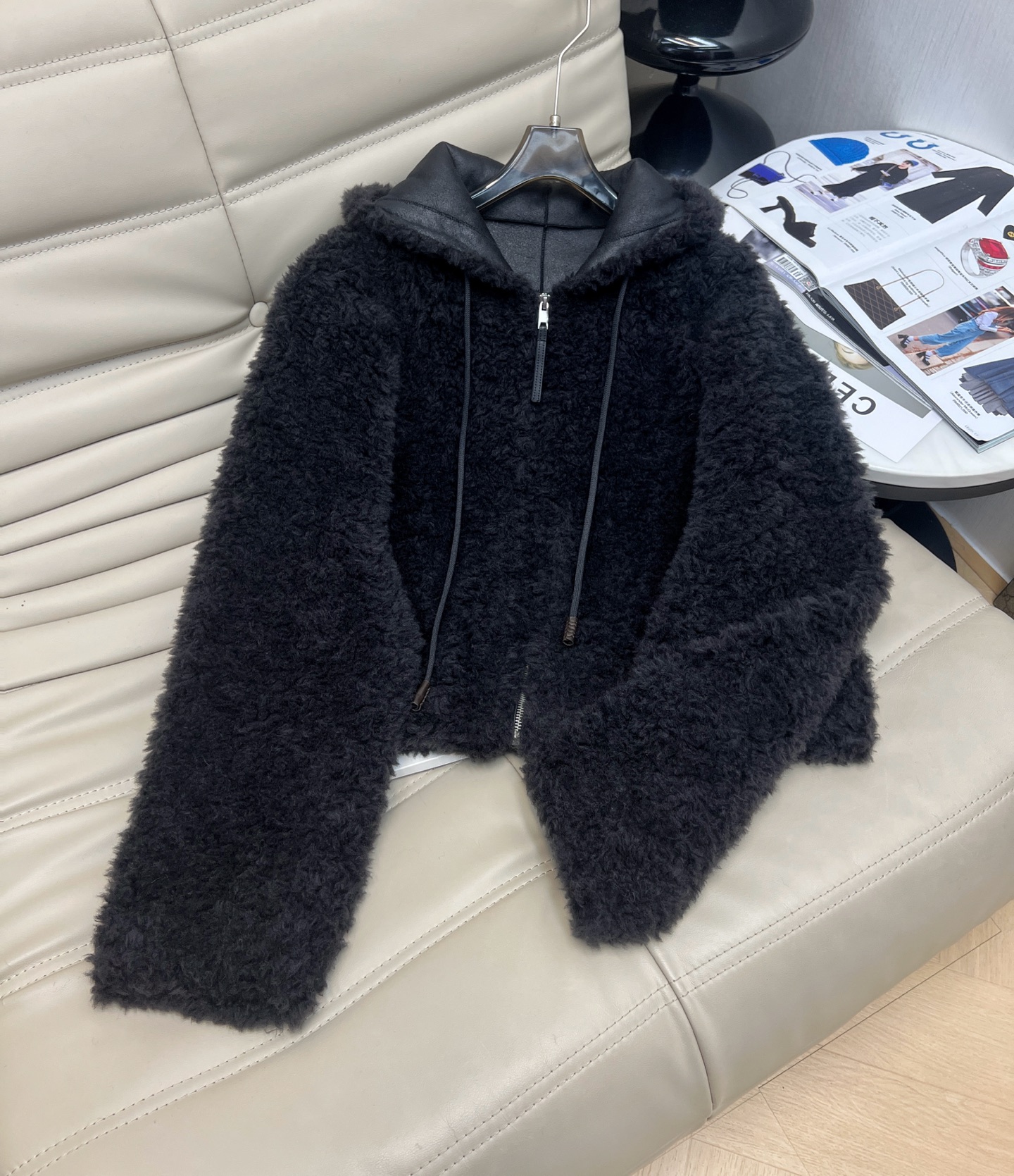 Cozy Lambswool Hooded Jacket - Relaxed Fit, Drawstring, and Zipper Closure 5 i1760350986252 4070 0 3