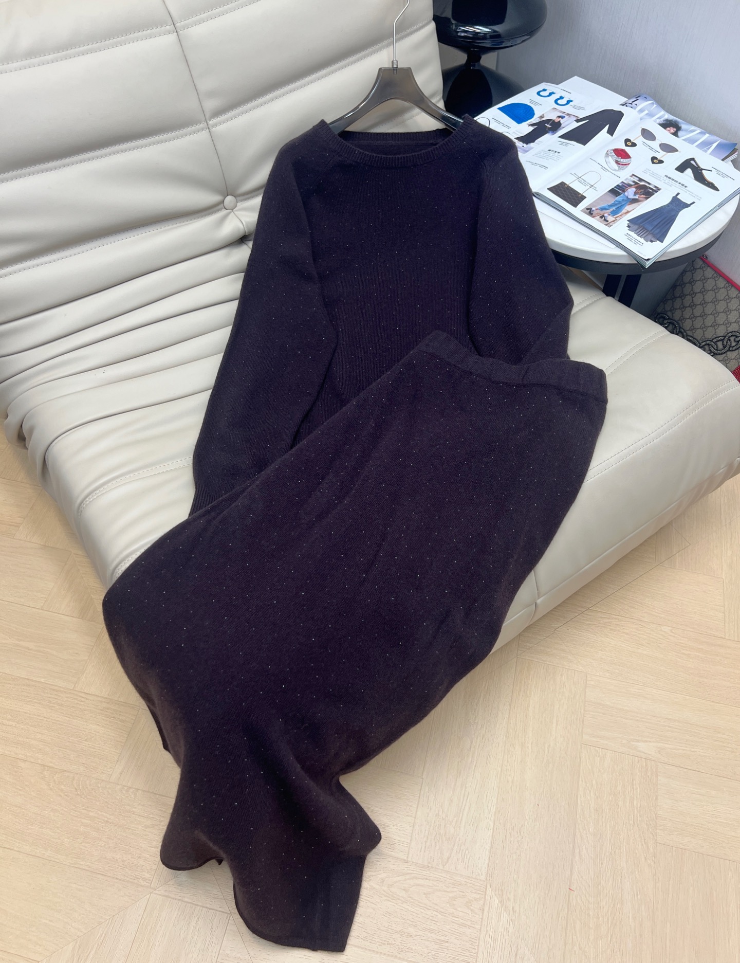 NO:567102,Exclusive first release of the new style - the latest relaxed wool fine diamond suit for autumn and winter. Lazy round neck sweater + mid-length skirt. 100% worsted wool yarn fabric. Simple and elegant lazy version. Durable. Warmth and appearance are both online.  !  Super stretchy, not flattering on your figure, purple color, size SML, skirts, sweaters, alexander wang19860909独家首发 新款———秋冬最新款松弛羊毛细钻套装 慵懒圆领毛衣+中长款半身裙 百分百精纺羊毛纱线面料 简约大气慵懒版型 经久耐穿 保暖度和颜值却都在线～～最实穿百搭的精品 秋冬打底叠穿日常高级！！超大弹力不挑身材 酱紫色 码数SML,,skirts,sweaters,alexander wang,Women's clothing