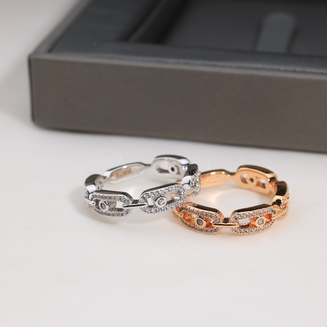 “Season’s Most Famous Craft Ring: Messika Paris Move Ring Collection” - 图片 5