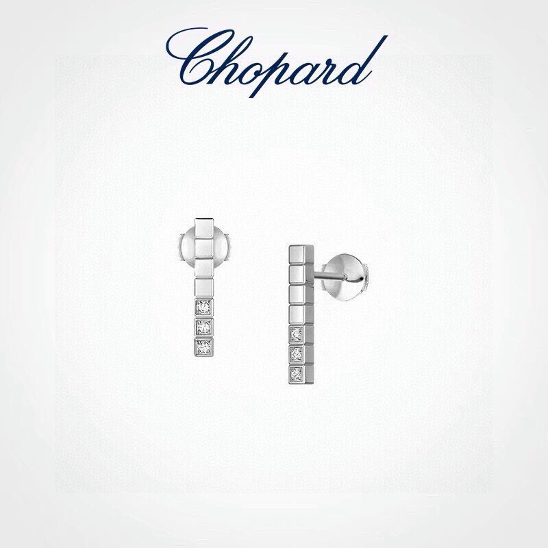 萧邦ChoPard高版本CNC工艺小冰块耳钉萧邦耳钉银针防过敏亚金材质IceCube系列将萧邦的幸运与品