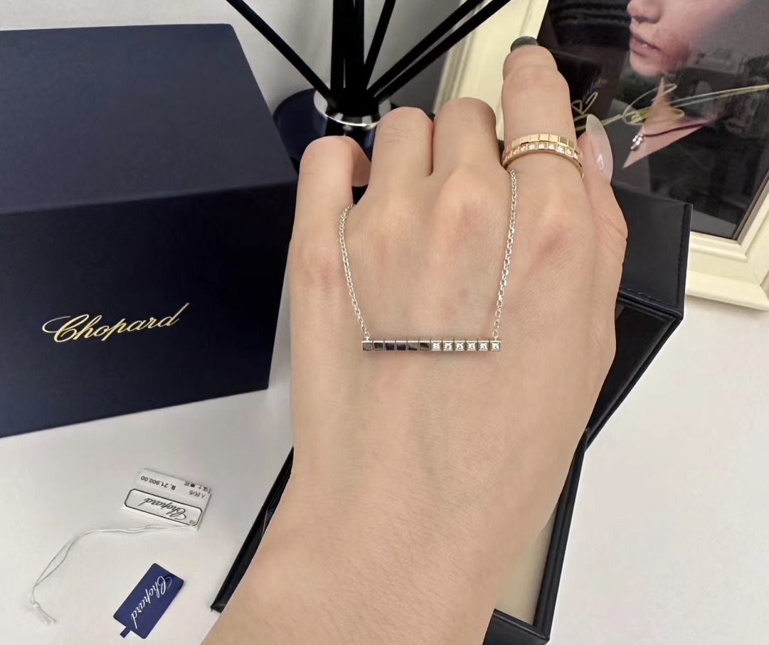 萧邦ChoPard高版本CNC工艺小冰块项链萧邦项链亚金材质IceCube系列将萧邦的幸运与品牌最具标志