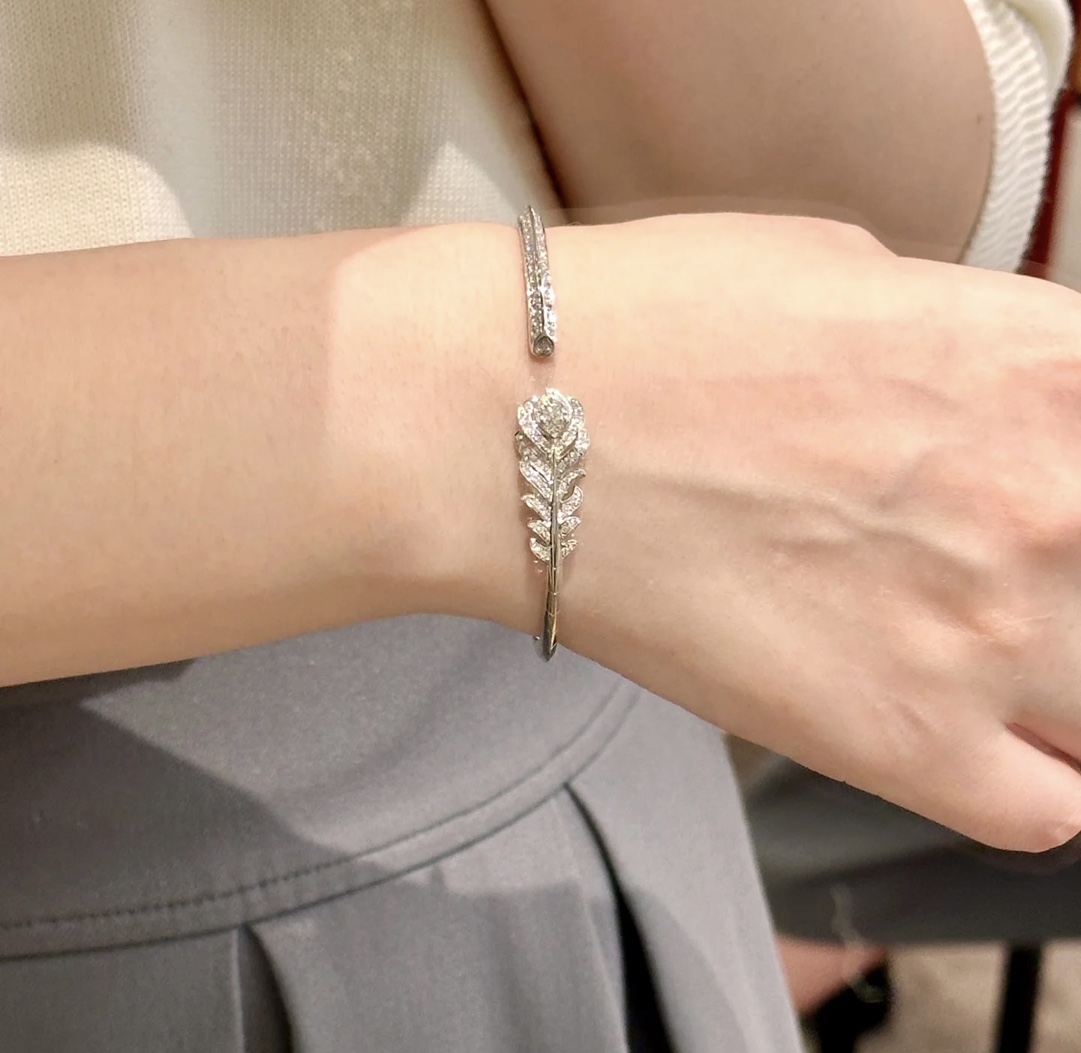 Louis Vuitton Haute Couture Haute Couture Fine Jewelry Necklace Bracelet 7
