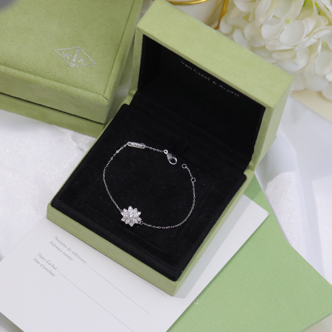 Van Cleef & Arpels Haute Couture Haute Couture Fine Jewelry Necklace 4