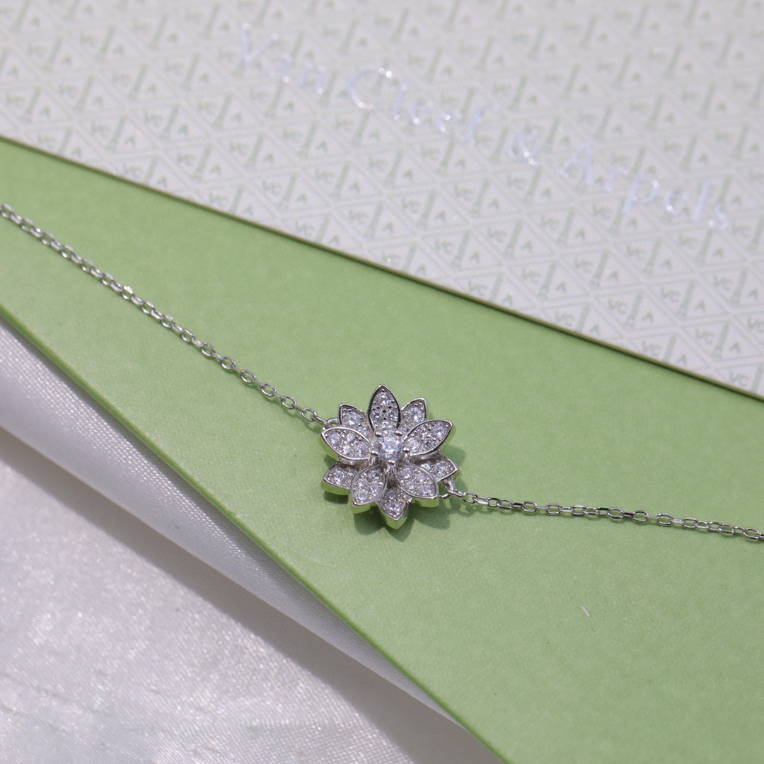 Van Cleef & Arpels Haute Couture Haute Couture Fine Jewelry Necklace 6