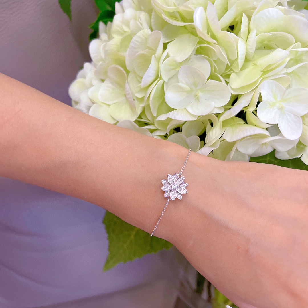 Van Cleef & Arpels Haute Couture Haute Couture Fine Jewelry Necklace 8