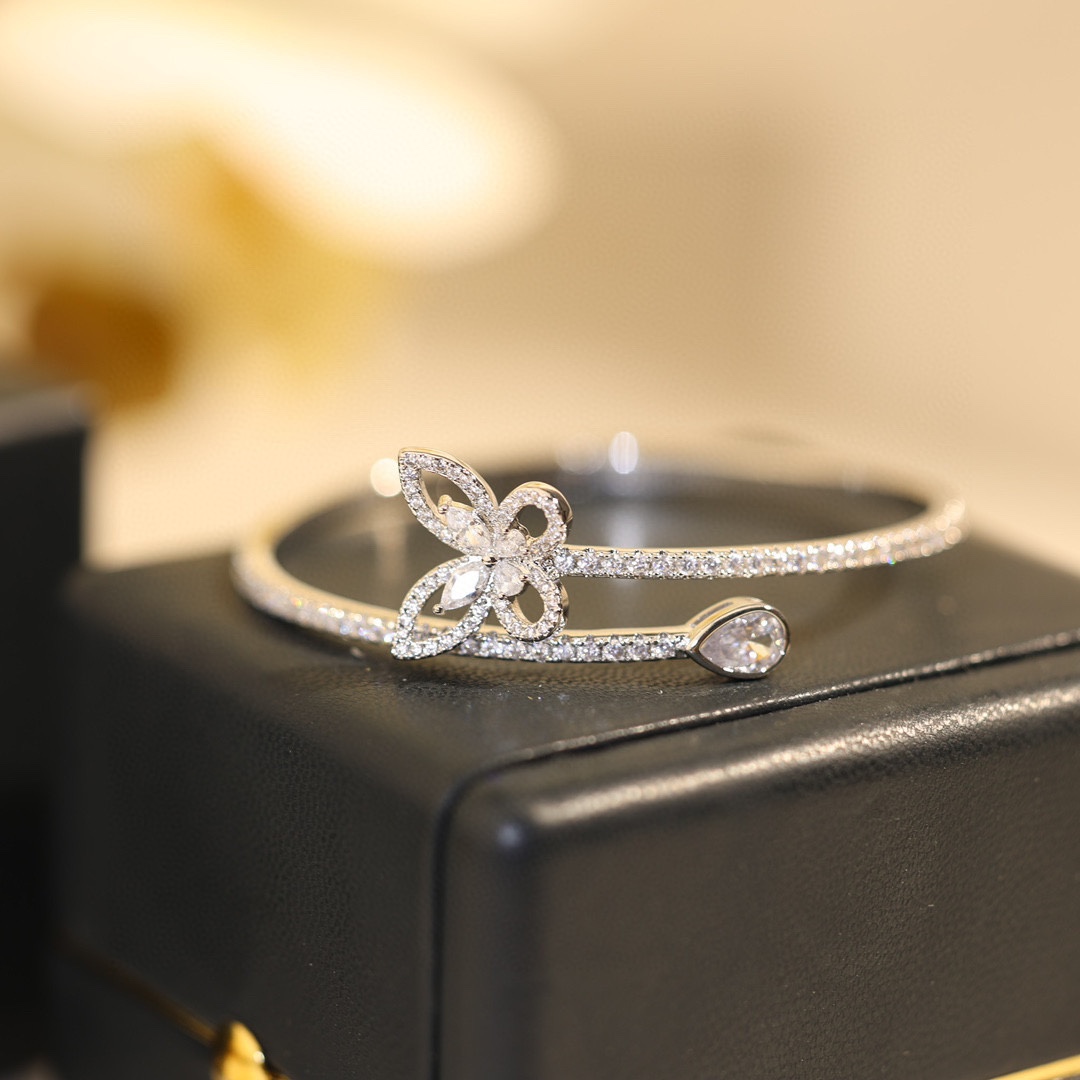 Luxury Butterfly Bracelets: Top Brand Jewelry Simulator Series with Gold and Platinum. - 图片 3