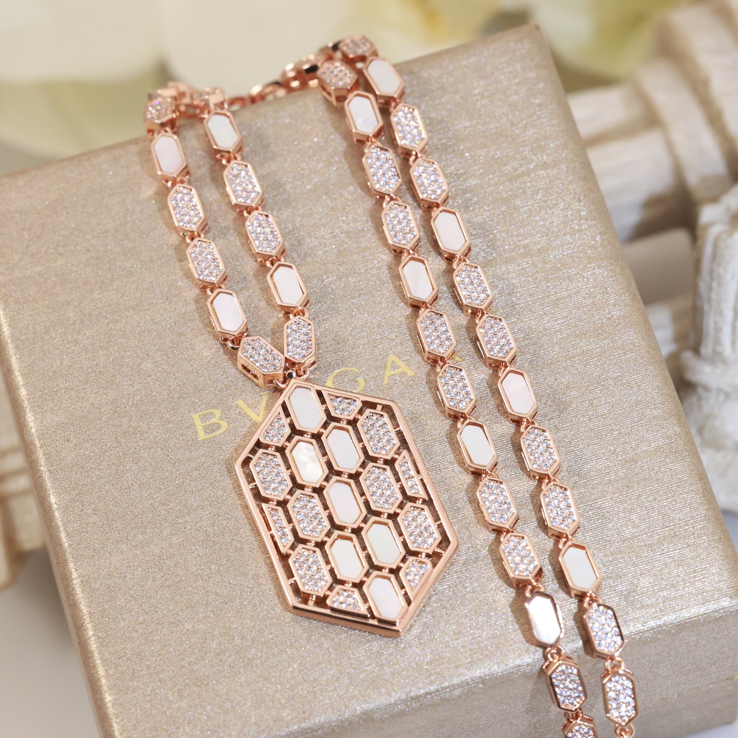 👼💰320】宝格丽 Ser💰enti Eyes on Me 鳞片元素 蛇项链🐍 Divas’ Dream系列甜美和帅气并存 高端 定制亚金材质微镶工艺镶嵌 💋 大方华丽。项链