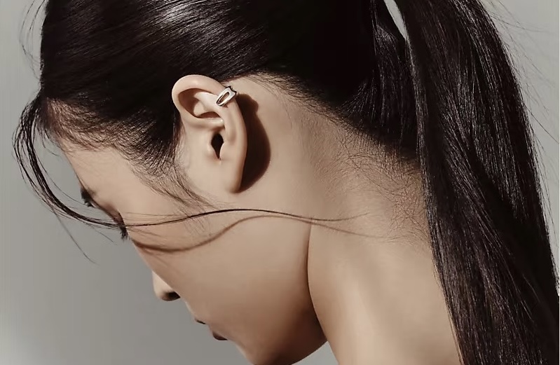  Hermes 爱马仕无钻耳扣 耳夹 亚金材质 18k白金色！带logo 爱马仕耳钉 
