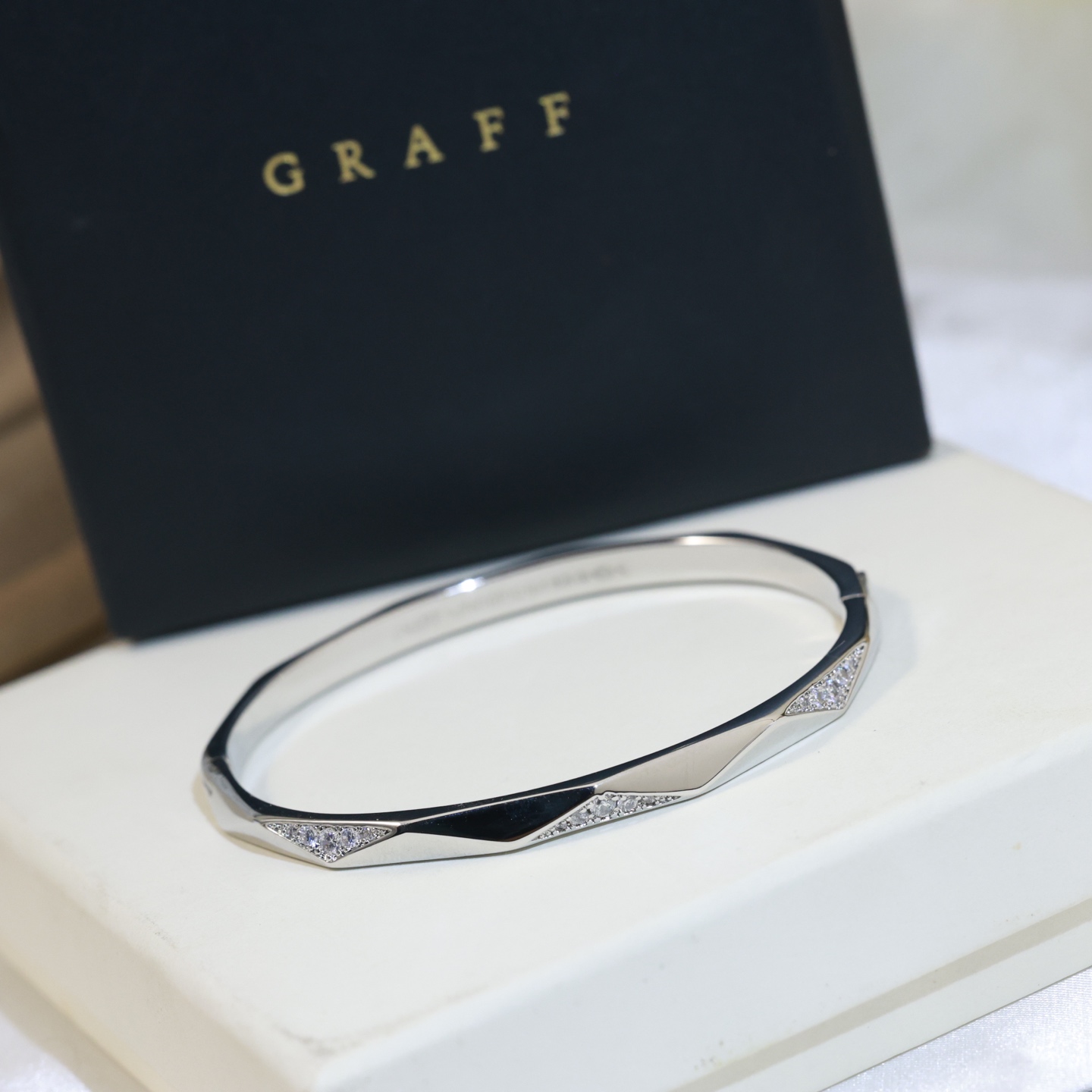 Luxury Jewelry: Glaff Bracelet and Advanced Custom Diamond Series - 图片 3
