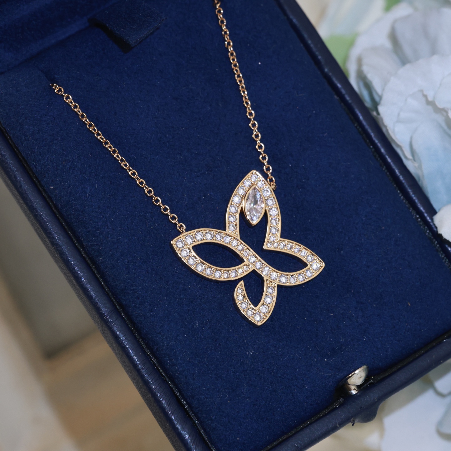 Luxury Harry Winston Gold Necklace with High-Quality Logo and Platinum Refinement - 图片 6