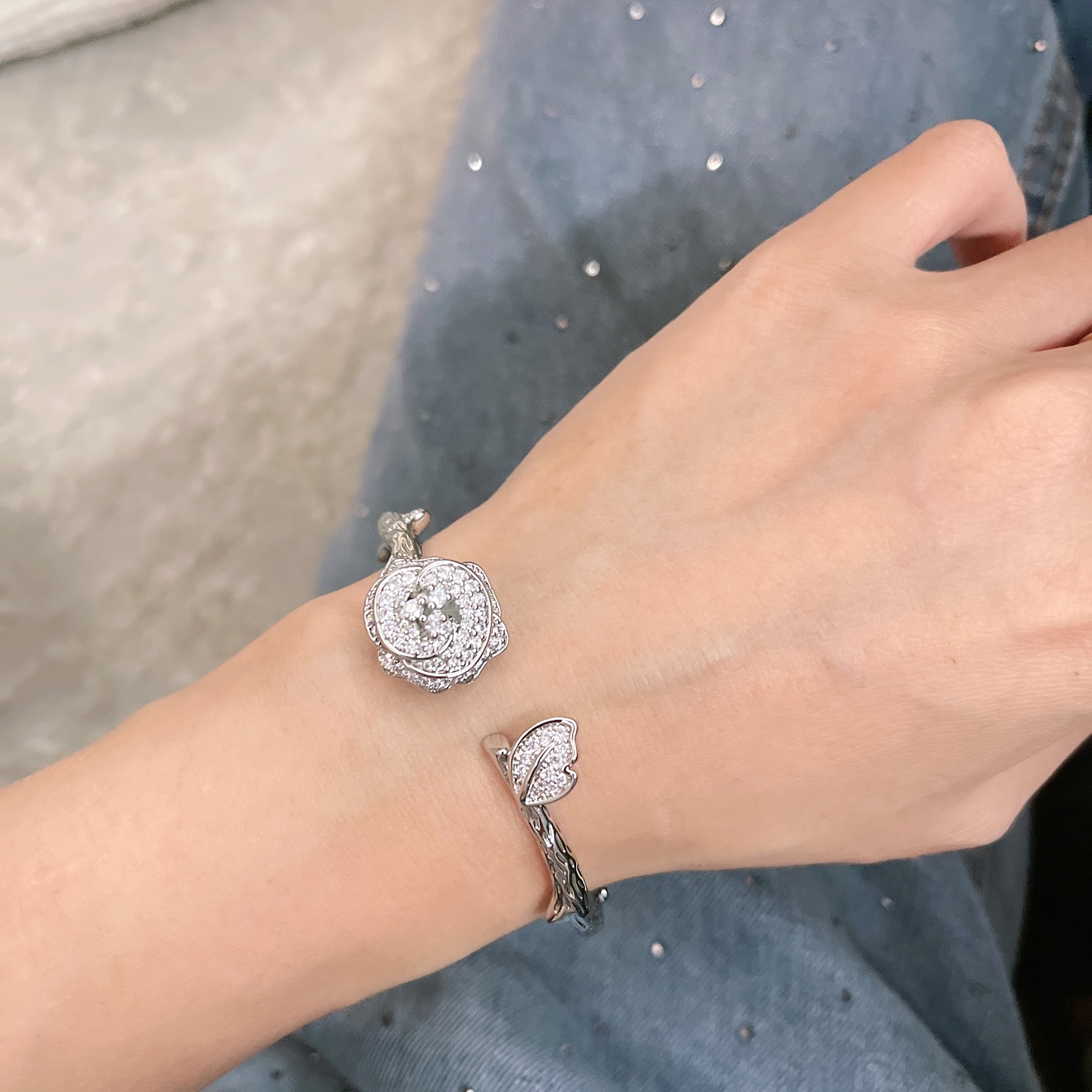 Exquisite Count’s Bracelet in Vibrant Colors with High-Quality Materials and Original Design - 图片 2