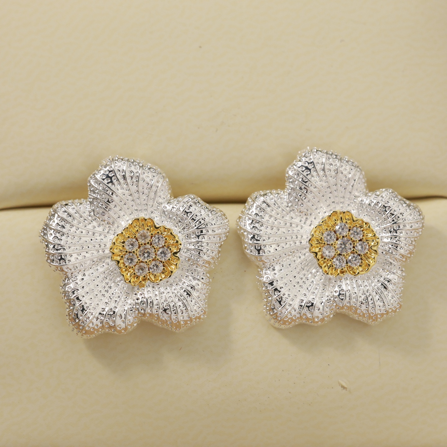 Butchlati, Buccellati, the Italian high-end jewels brand - 图片 5