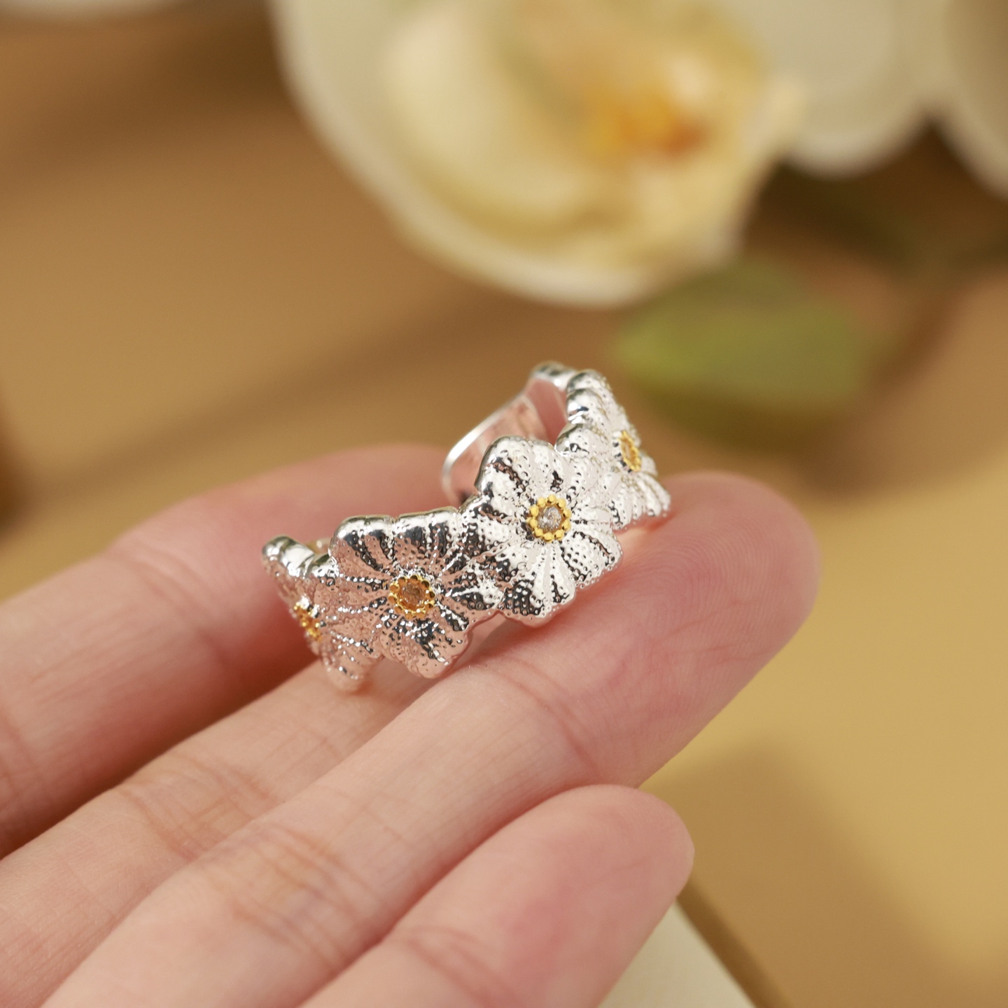 Luxury Italian Buccellati Zia Gold Flower Ring, High-Quality 18k Gold and Color Plating - 图片 5