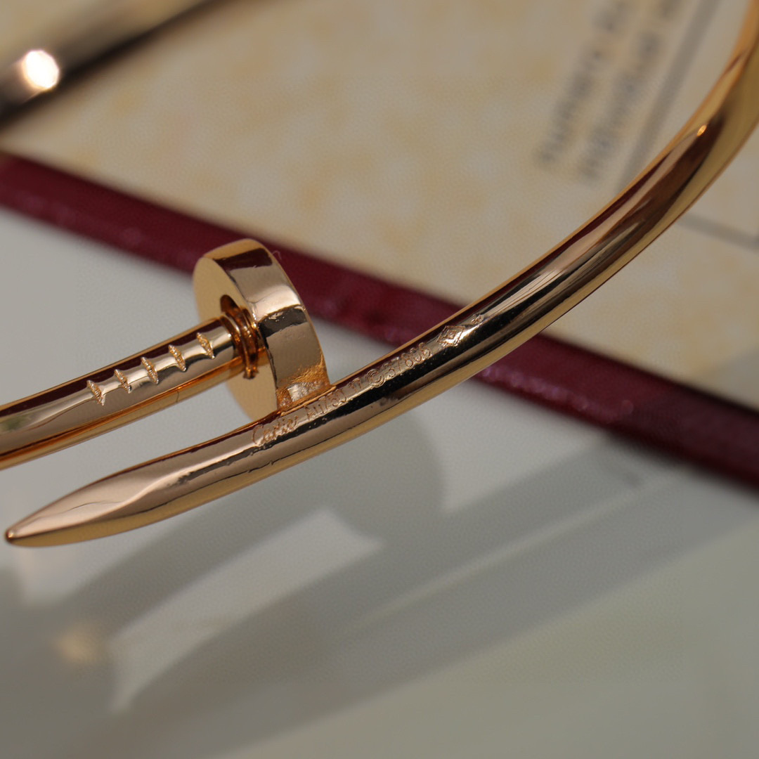  Cartier 卡地亚无钻钉子手镯 🔨 Juste un Clou系列艺术设计展亮相米兰，演绎“当平凡