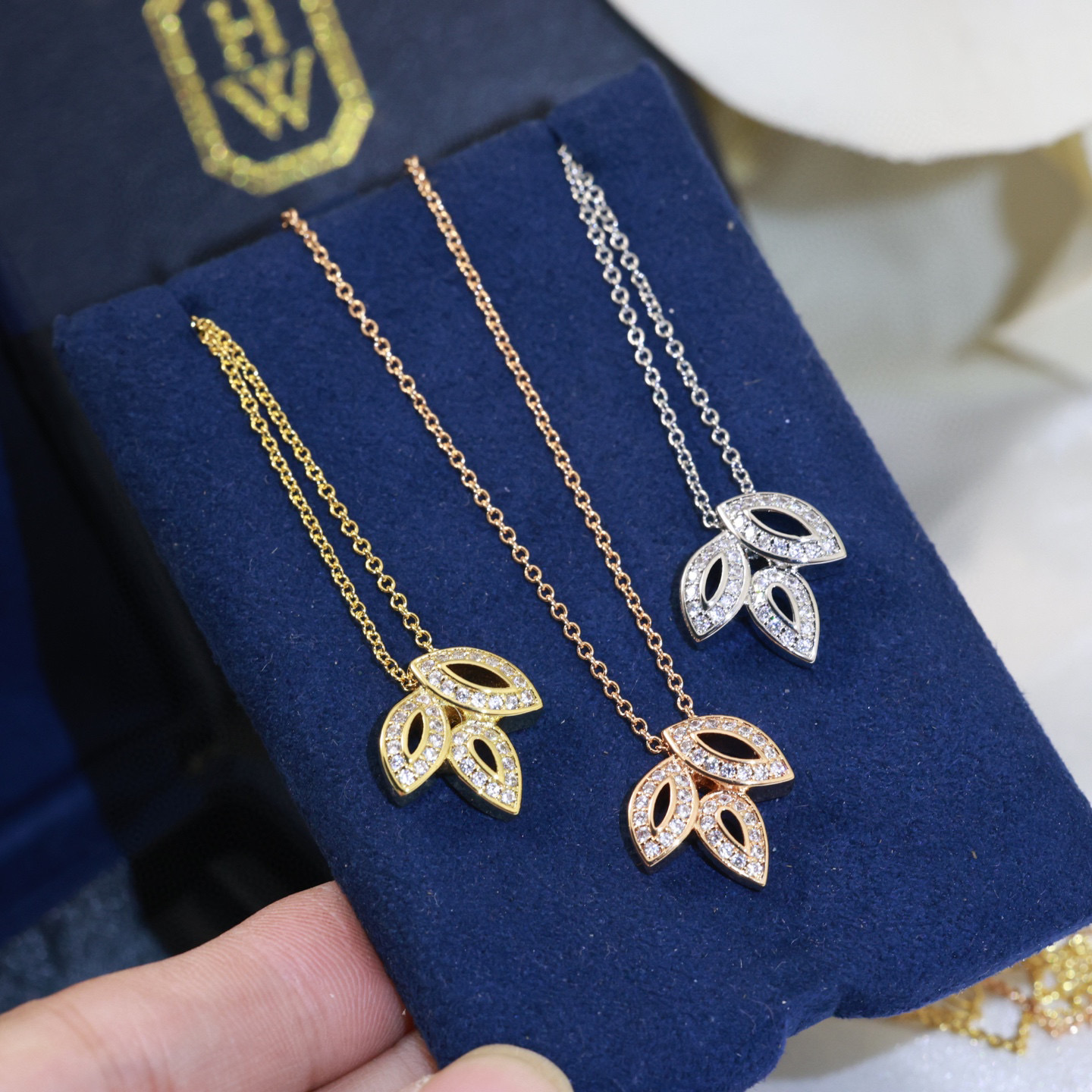 “Harry Winston Lily Cluster Series: Gold Leaf Necklace, 18k Electroplated, 45cm Long”