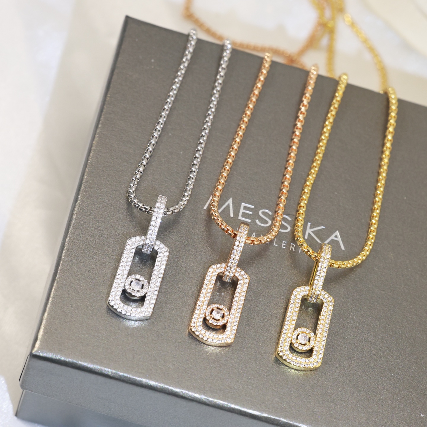  梅西卡 MESSIKA 项链 💋各路网红明星做爱单品 💗白金色 高版本 💃🏻亚金材质 厚金电镀18k白