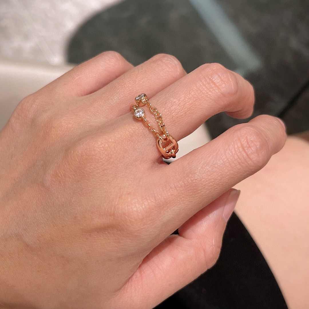  👼【925045】爱马仕经典 高端大气上档次 猪鼻子 戒指💍最容易吸引人的经典 猪鼻子 戒指 🐽 款 