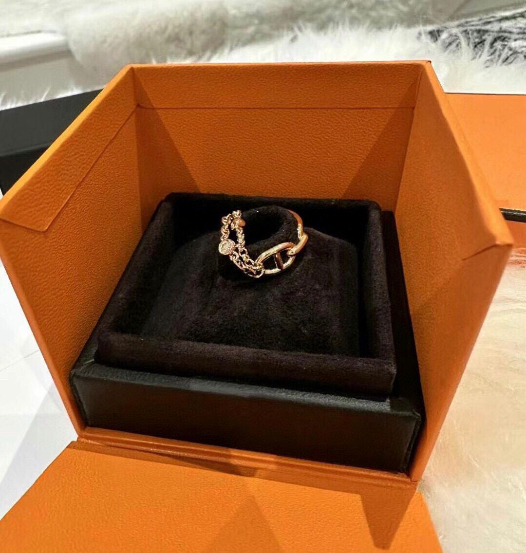  👼【925045】爱马仕经典 高端大气上档次 猪鼻子 戒指💍最容易吸引人的经典 猪鼻子 戒指 🐽 款 