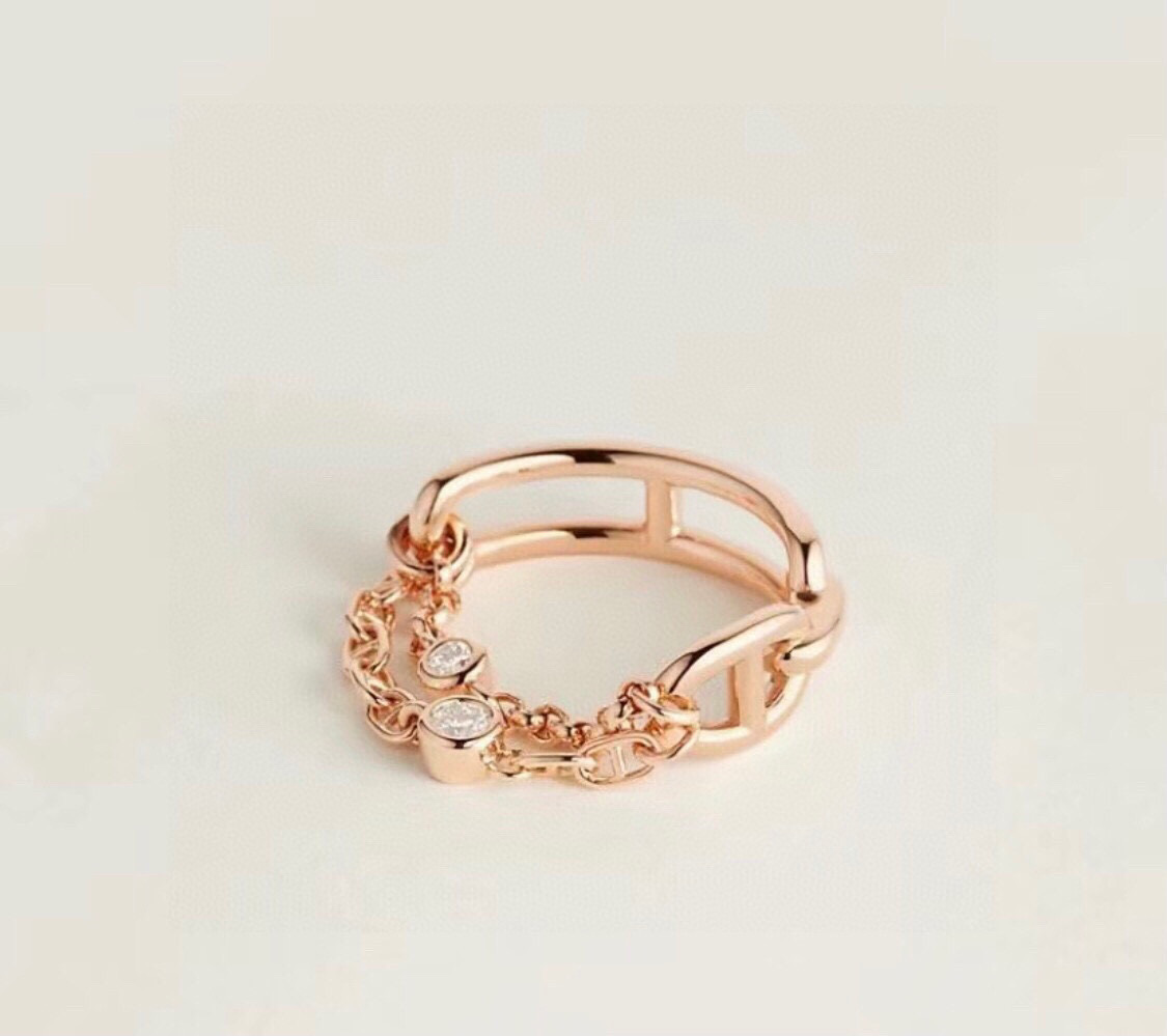  👼【925045】爱马仕经典 高端大气上档次 猪鼻子 戒指💍最容易吸引人的经典 猪鼻子 戒指 🐽 款 