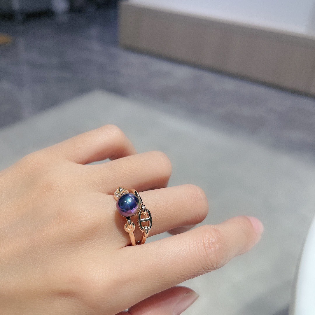  天然淡水珍珠👼【925048】爱马仕经典 高端大气上档次 猪鼻子 戒指💍最容易吸引人的经典 猪鼻子 戒