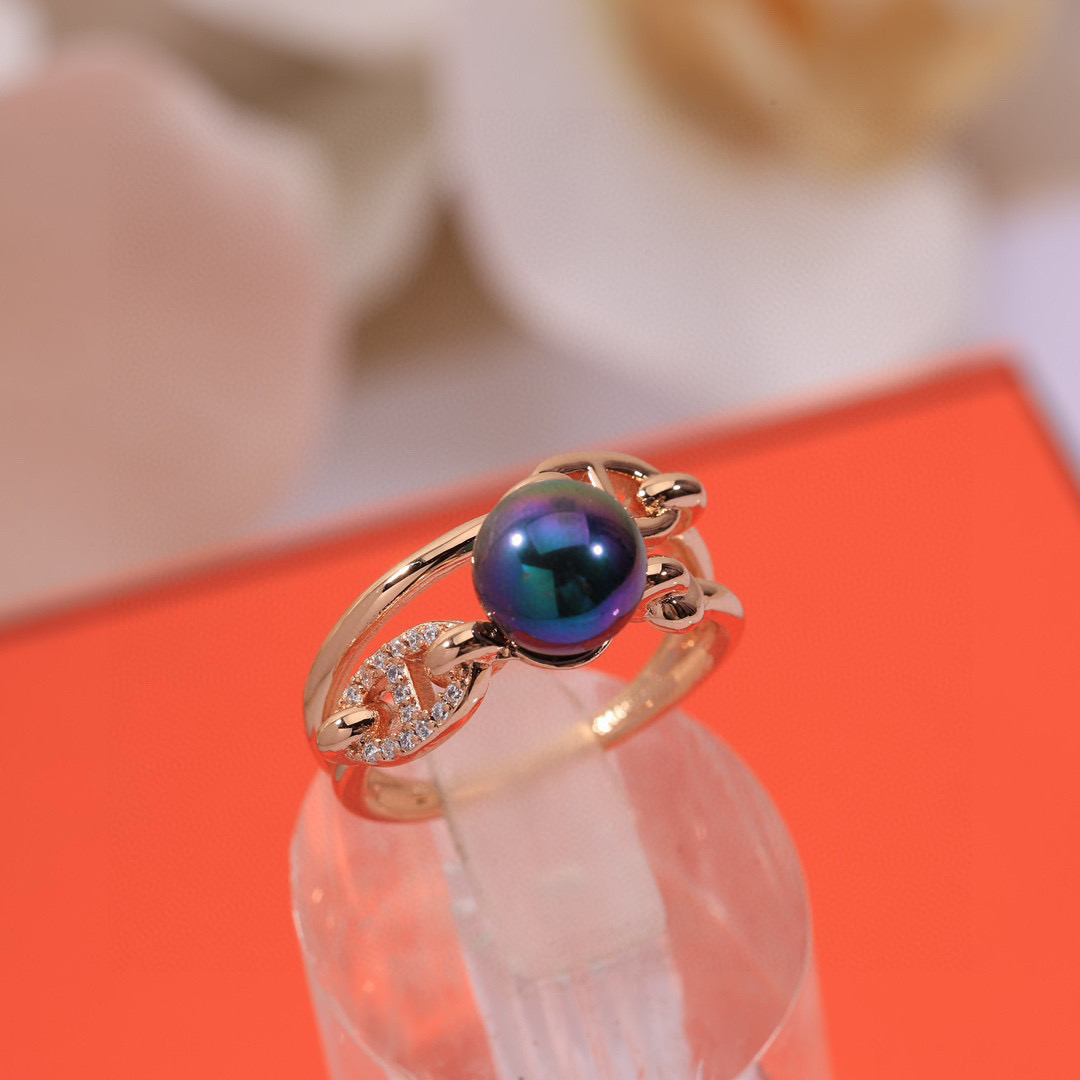  天然淡水珍珠👼【925048】爱马仕经典 高端大气上档次 猪鼻子 戒指💍最容易吸引人的经典 猪鼻子 戒