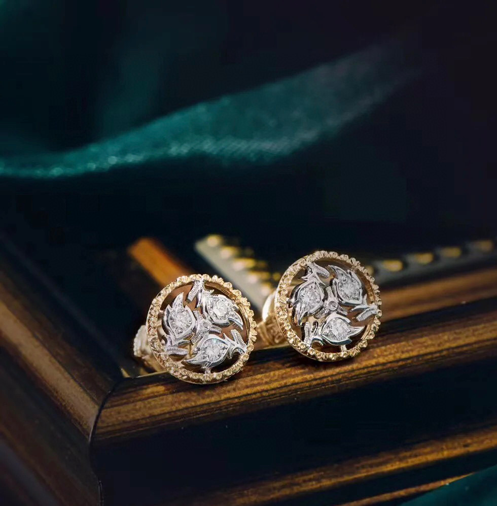 👼【】布契拉提 Buccellati 意大利高级珠宝品牌 复古宫廷风带钻拉丝花环耳钉 亚金材质 18k厚