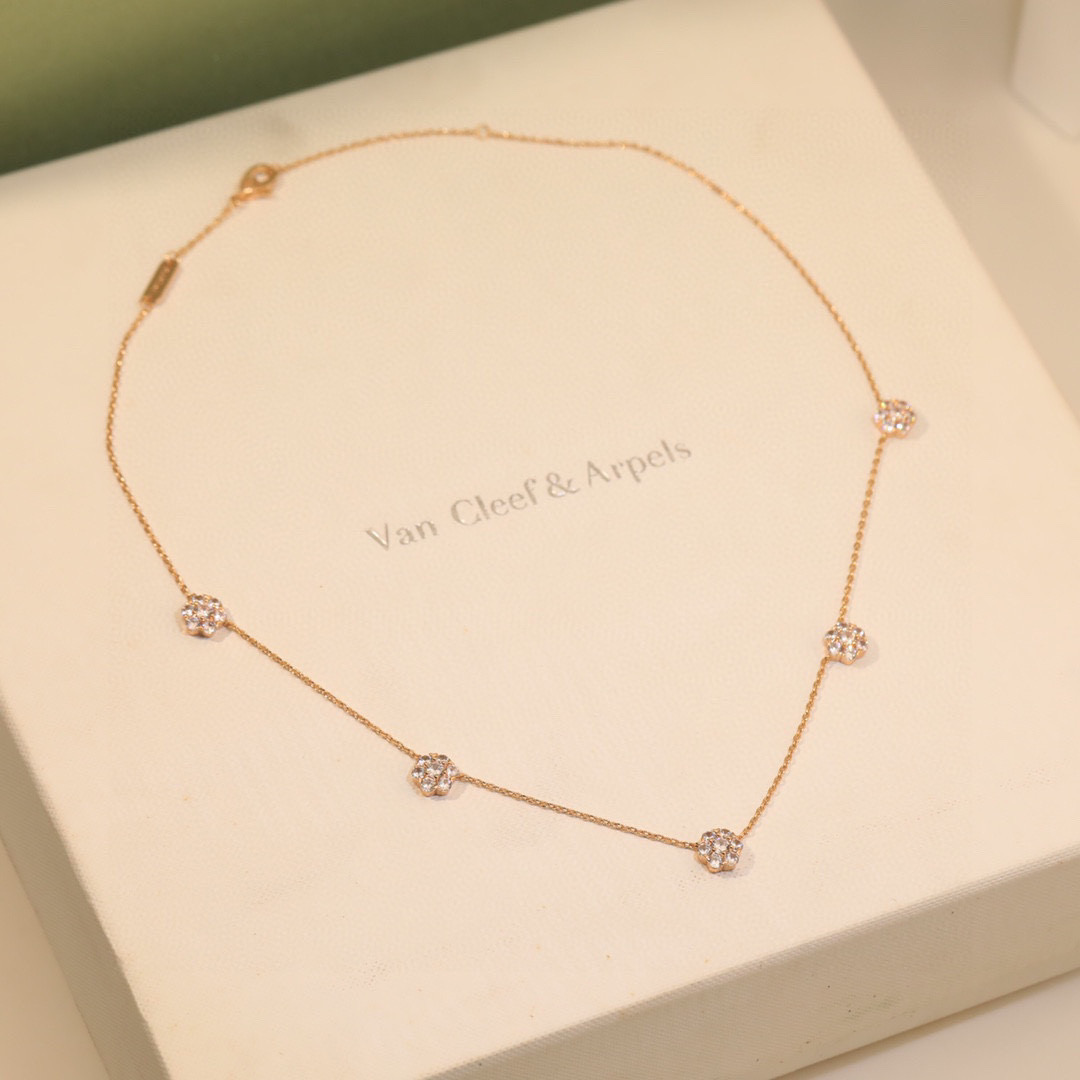  VCA梵克雅宝 花朵项链🌺 V金材质 防过敏 原版logo 电镀18k👼【925055】繁花盛开 小清