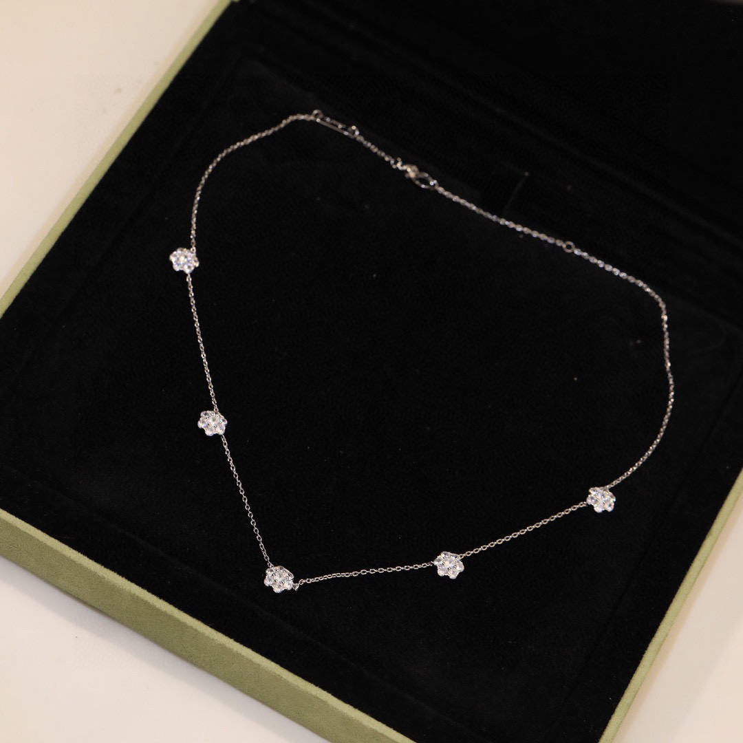  VCA梵克雅宝 花朵项链🌺 V金材质 防过敏 原版logo 电镀18k👼【925055】繁花盛开 小清