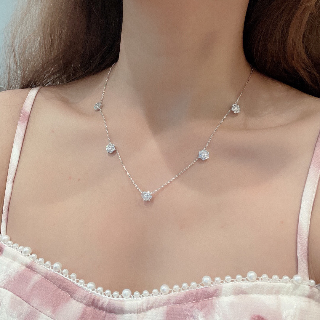  VCA梵克雅宝 花朵项链🌺 V金材质 防过敏 原版logo 电镀18k👼【925055】繁花盛开 小清