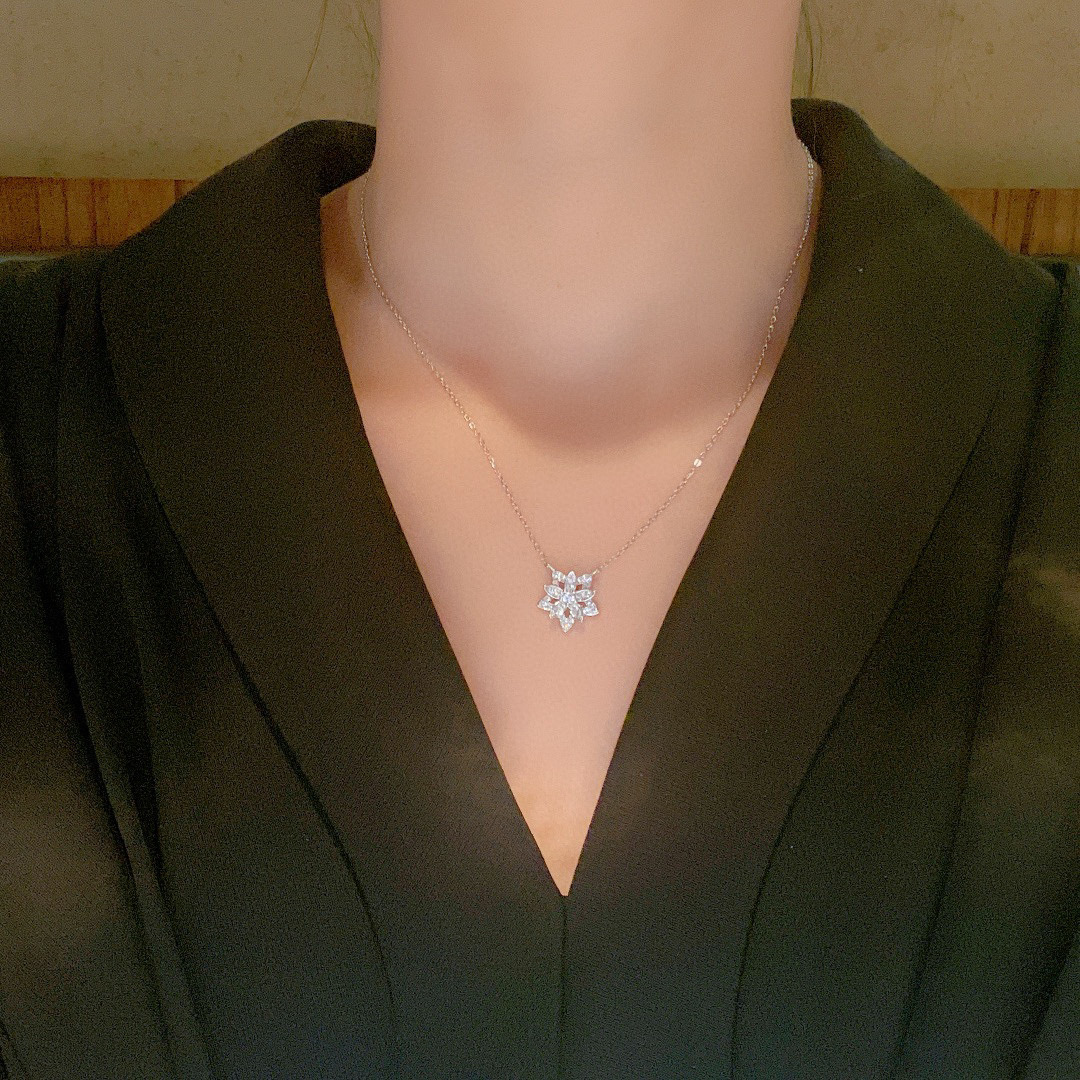 纯银花朵项链👼【925058】VCA花朵项链 S925纯银材质 带logo电镀18k白金 美到窒息的繁