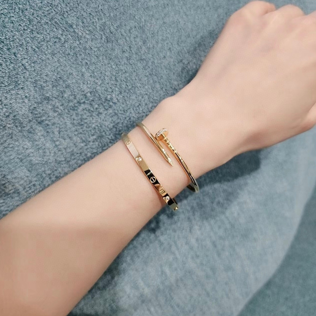 细版经典款👼【925048】Cartier 卡地亚头尾钻钉子手镯 🔨 Juste un Clou系列艺